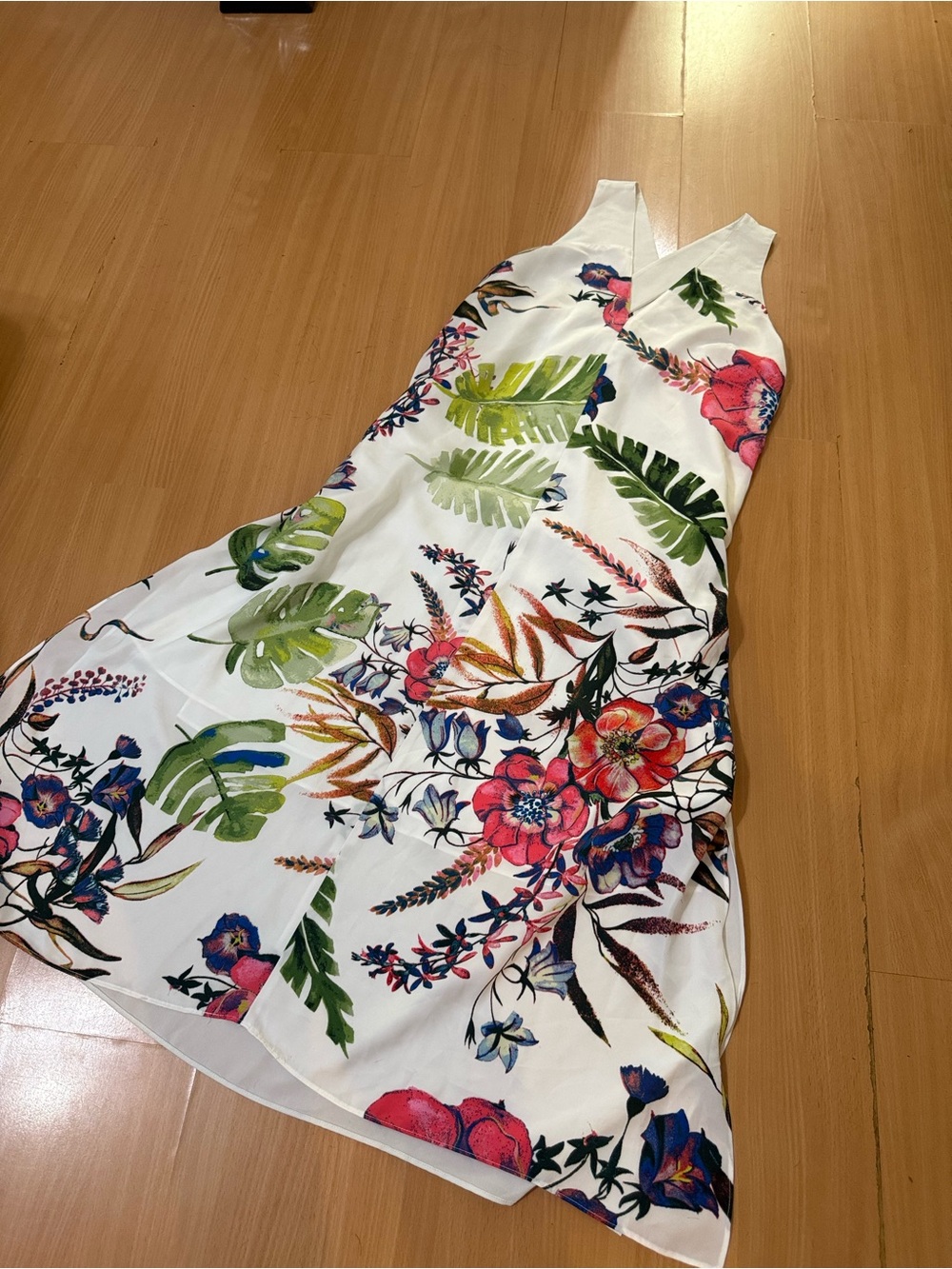 RACHEL Rachel Roy White Floral V-Neck Midi Dress with Green Leaves